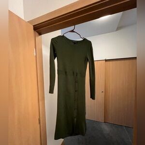 Size XS dark green long sleeve banana republic dress